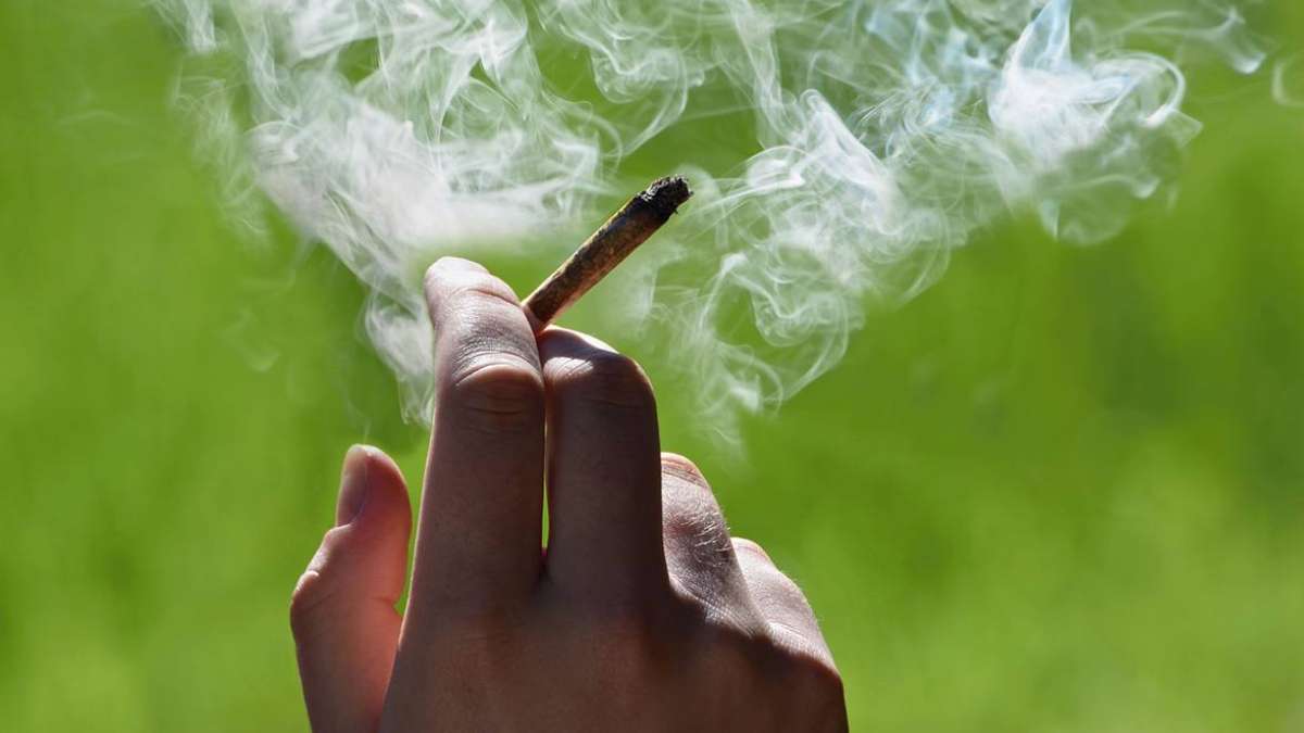 Secondhand marijuana smoke: What are the risks to your health