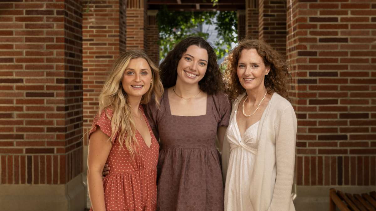 Mom's love of nursing inspires her two daughters to follow in her path ...