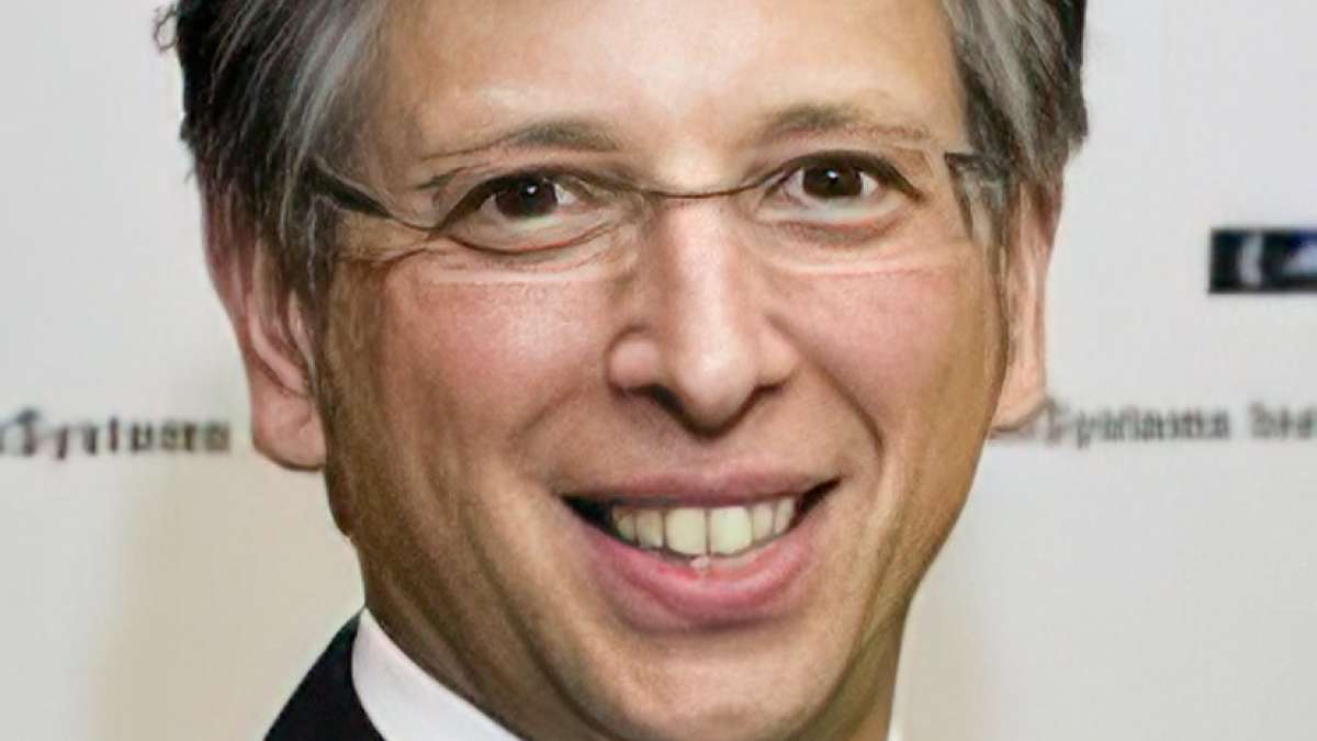 Cancer researcher receives $100,000 award to study gene therapies | UCLA  Health