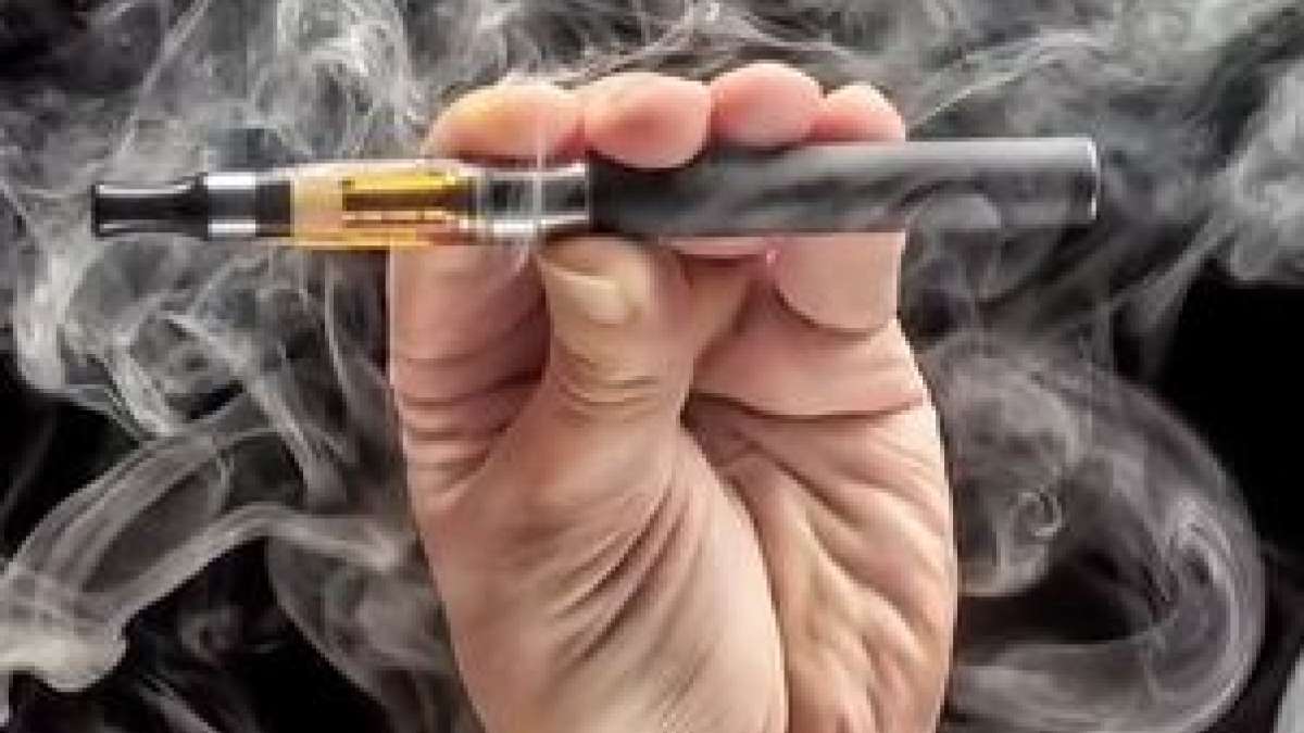 One e-cigarette with nicotine leads to adrenaline changes in nonsmokers' hearts | UCLA Health One e-cigarette with nicotine leads to adrenaline changes in nonsmokers' hearts | UCLA Health