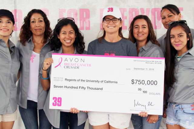 Dr. Melinda Maggard Gibbons at Avon Walk for Breast Cancer