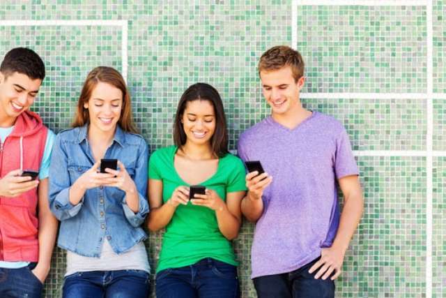 Is your teen’s smartphone literally a pain in the neck?