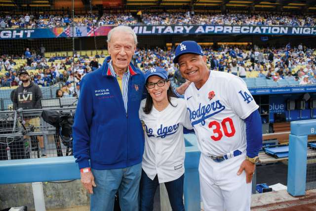 Dodgers honor Gluck family with first pitch and promote stroke education