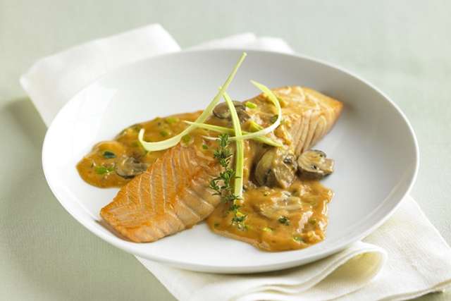 Salmon with Creamy Leek Sauce