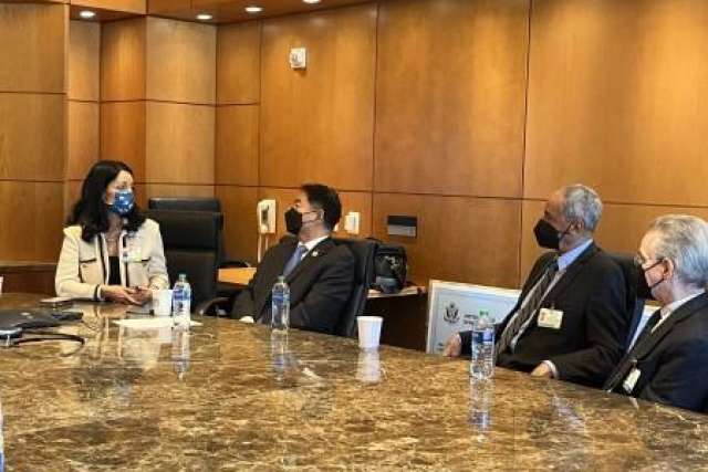 Rep. Ted Lieu meets with UCLA Health leaders Johnese Spisso, Dr. John Mazziotta, and Dr. Steven Dubinett