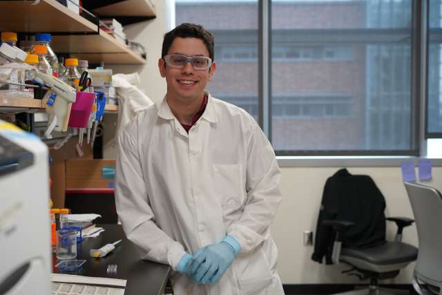 ucla bridges trainee cristian rodriguez in the lab