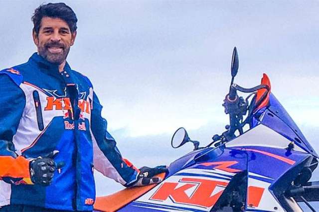 Paul Stevie Hendrix, Throat Cancer Patient, with motorcycle