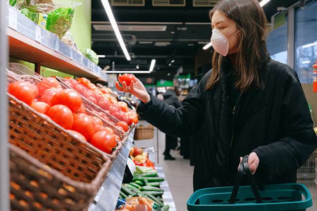 Grocery shopping with mask