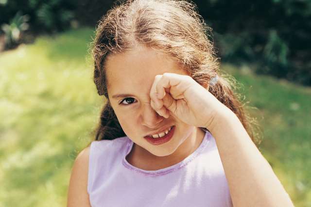 Itchy eyes from allergies or infection