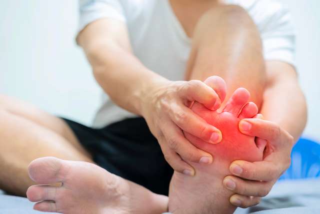 Gout pain in foot
