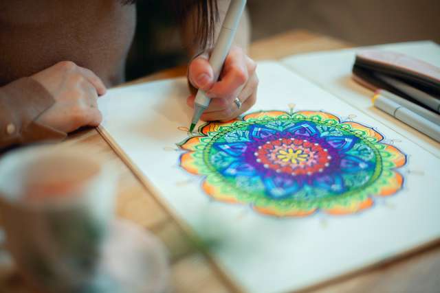 Art therapy for integrative oncology program