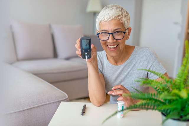 Woman glucose testing