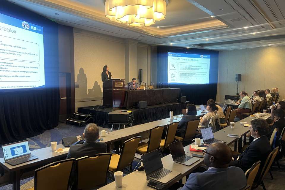 DAPM team member presenting at ECMO