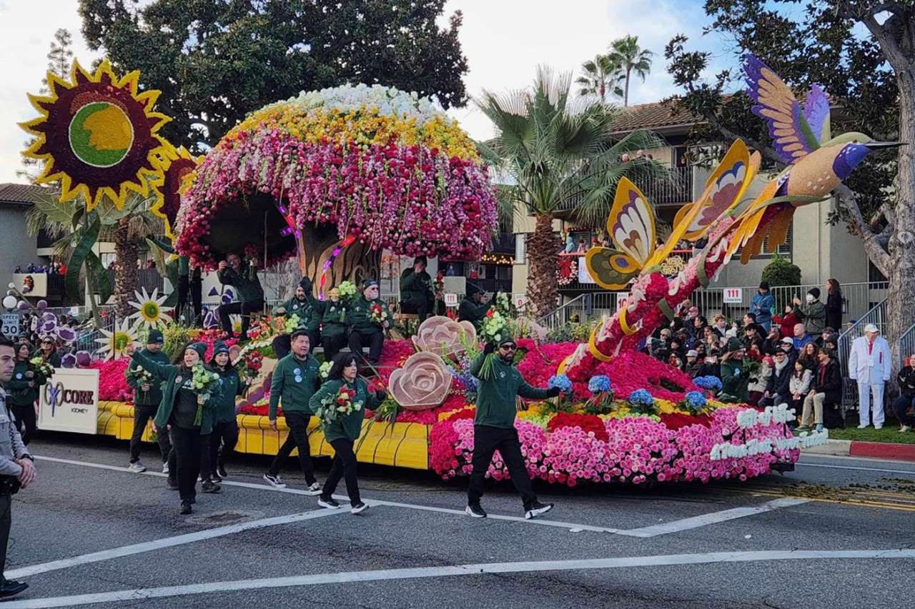 UCLA CORE Kidney Float at the Rose Parade 2024