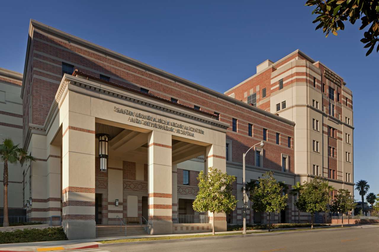 Front exterior of UCLA Santa Monica Medical Center.
