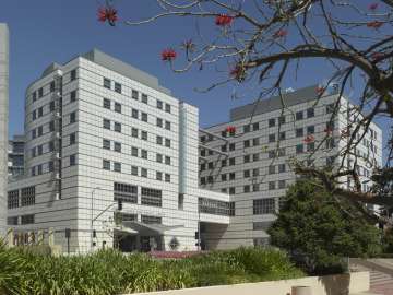 Ronald Reagan UCLA Medical Center Exterior