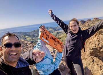 DAPM Resident Physicians at the top of a mountain
