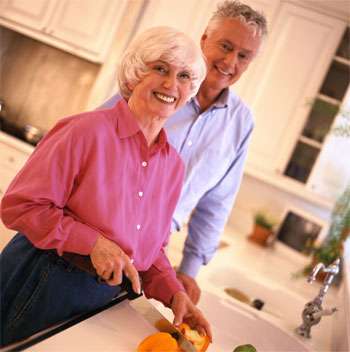Older couple eating healthy