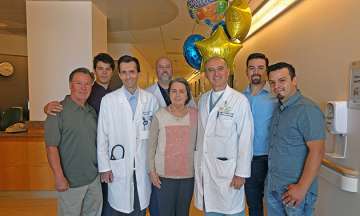 1000th transplant - donor lung recipient Elba De Contreras, 59, from Goleta, California and lung transplant team