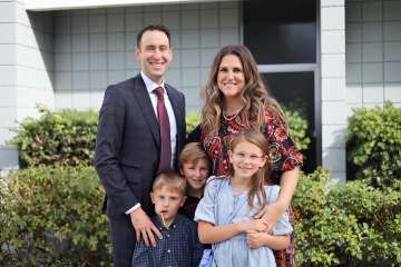 DAPM Anesthesiologist Colby Tanner, MD and his family