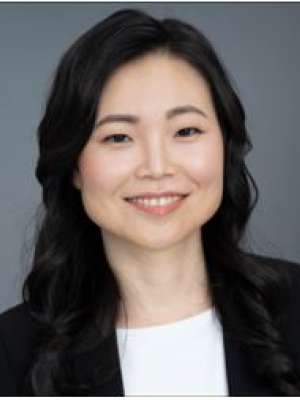 Dr. Cristina Lee 
