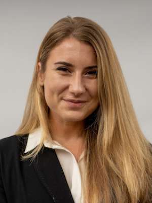 Portrait of Dr. Carlyn Harris