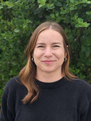 Headshot of Lindsay Quiring