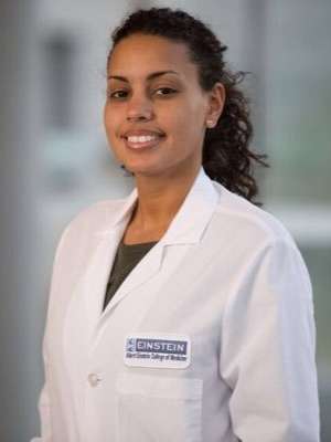 Anouchka Coste Headshot