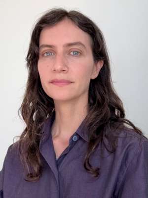 Headshot of Leora Morins