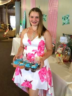 Cupcakes for Cancer founder Makenna Liess