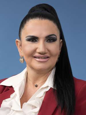 aline-kozanoghli