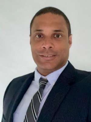 Dr. Karel Reyes Bacardi