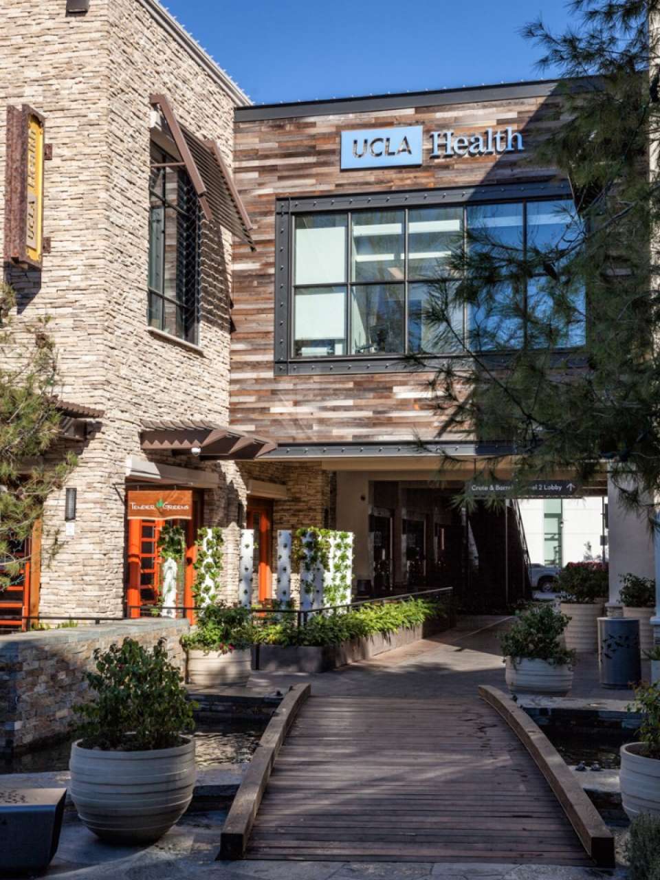 UCLA Health Woodland Hills Family Medicine, Internal Medicine & Pediatrics