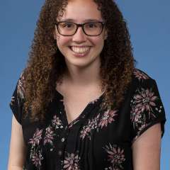 headshot of carly nahin acsw